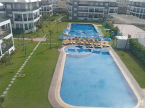 Bel Appartement à AMWAJ Beach and Resorts